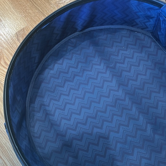 Calpak Baye Gray Milk Marble Round travel Luggage 20” x 19”x17.5” new - Picture 9 of 11